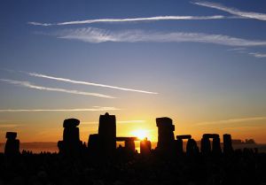 solstice at Stonehenge, wikimedia